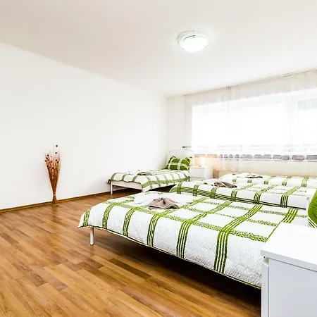 Workers Apartment Am Wiener Platz Cologne Extérieur photo